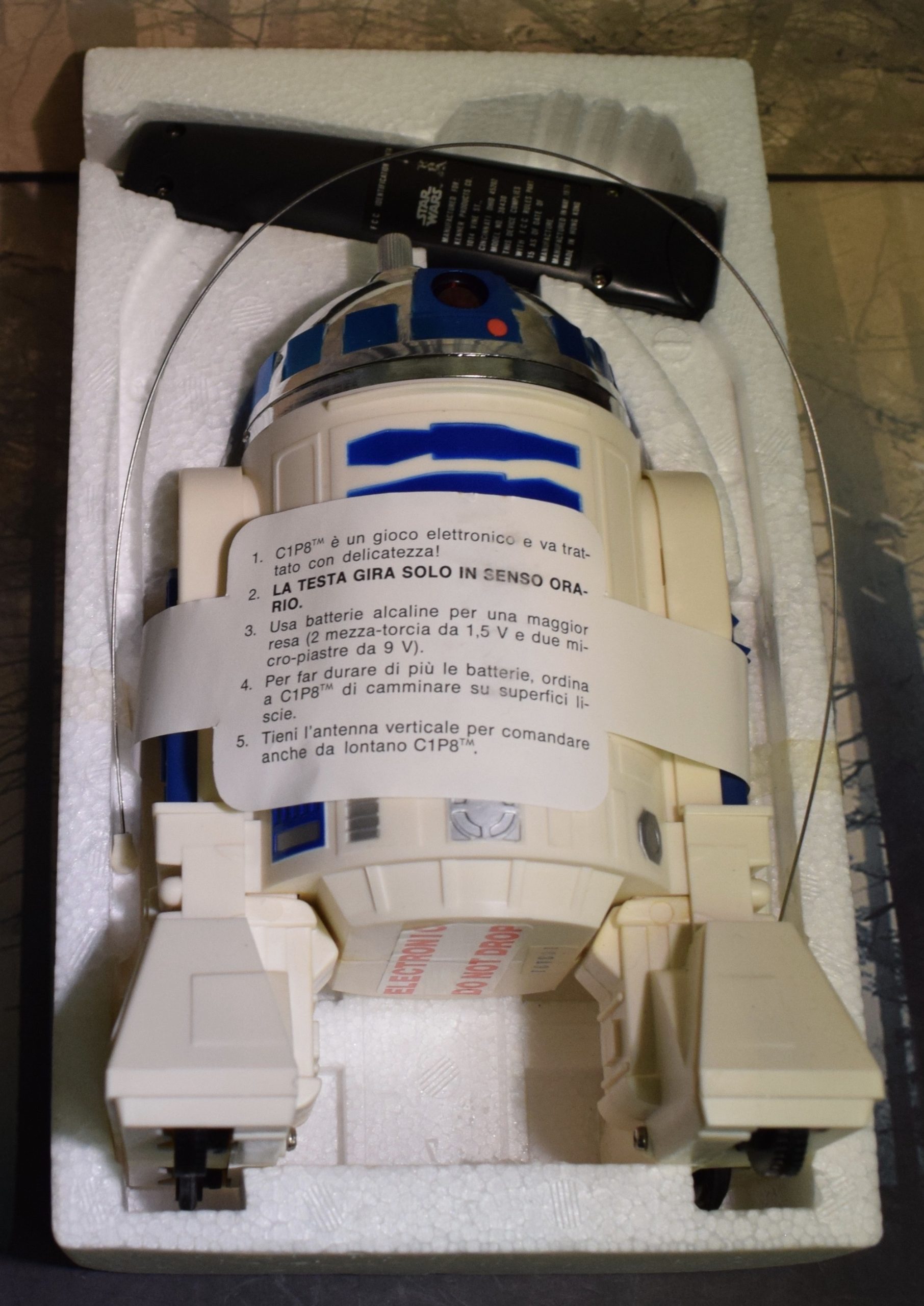 VINTAGE STAR WARS HARBERT RADIO CONTROLLED R2-D2 (C1P8) (untested)