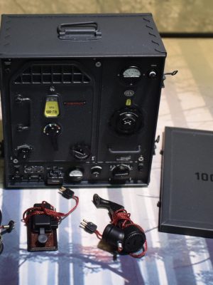 Dragon In Dreams DID 3-R 1/6 Scale WW II German Radio Set from Gerd D80133