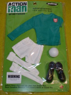 VINTAGE ACTION MAN 40th SPORTSMAN CARDED FOOTBALL CLUB GREEN TOP & WHITE SHORTS