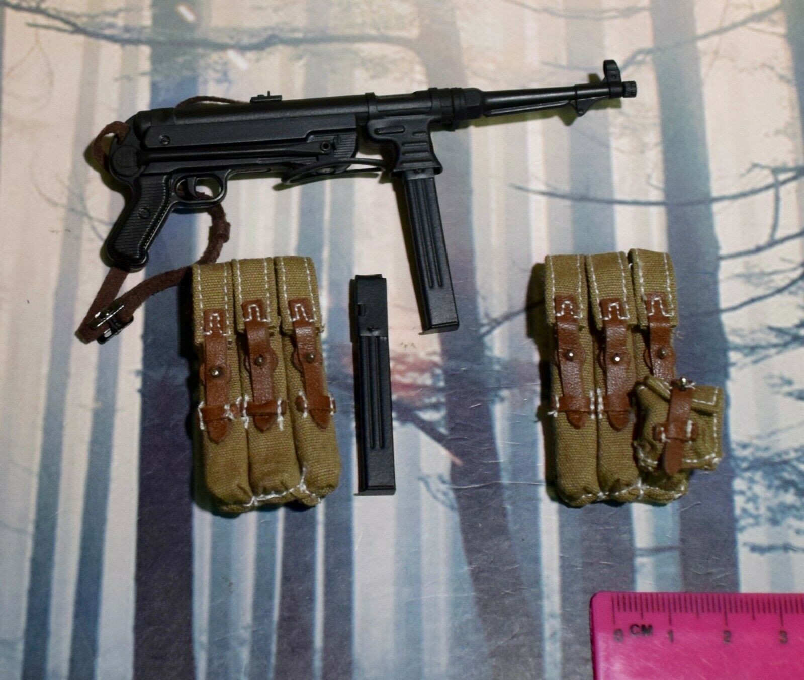 Dragon In Dreams DID 1/6 Scale WWII German MP40 & Pouches from Wilhelm D80151
