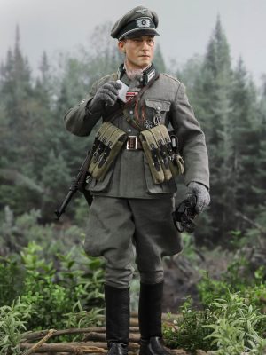 D80159 WWII German WH Infantry Oberleutnant  – Winter