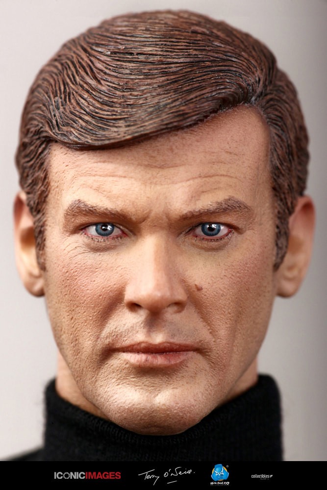 1/6 Scale Officially Licensed Roger Moore James Bond 007 RM001