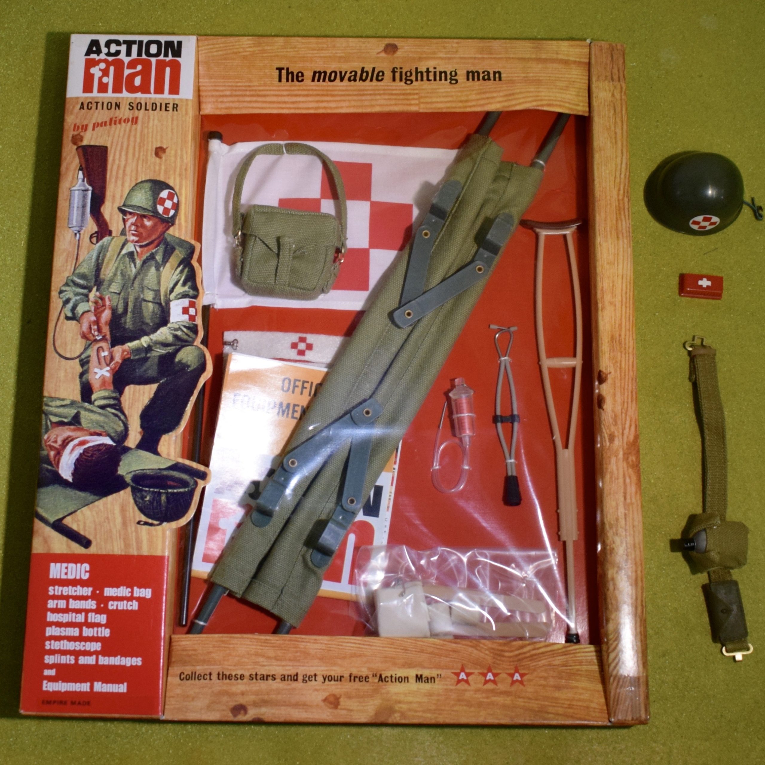 VINTAGE ACTION MAN 40th CARDED/BOXED MEDIC CARD & ACCESSORIES HELMET BELT ETC
