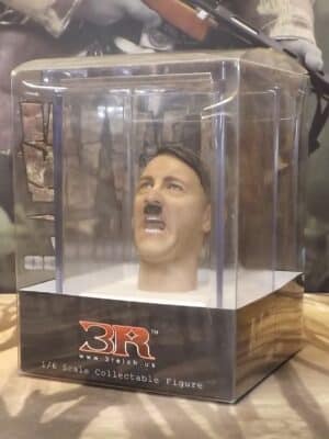 1/6 Scale Dragon Dreams DID 3-R German WWII Hitler Shouting Head **Small Paint Chip On Nose**