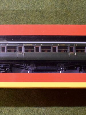 OO Gauge Hornby R 4297D SR Maunsell Corridor 3rd Class Coach No 2355