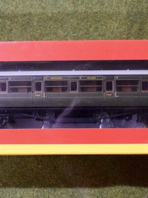 OO Gauge Hornby R 4298D SR Maunsell Corridor 1st Class Coach No 7672