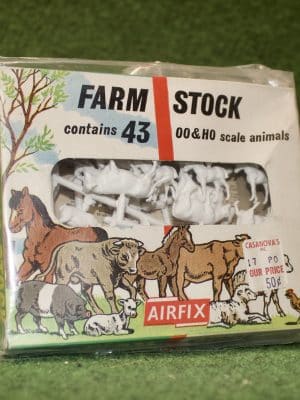 Airfix HO And OO Farm Stock - Complete On Sprue