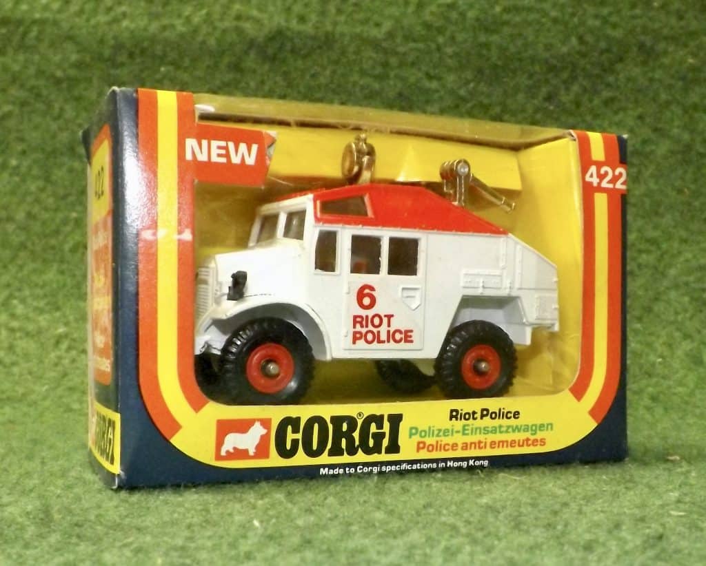 Pd 422 Corgi Riot Police 422 - Modellers Loft