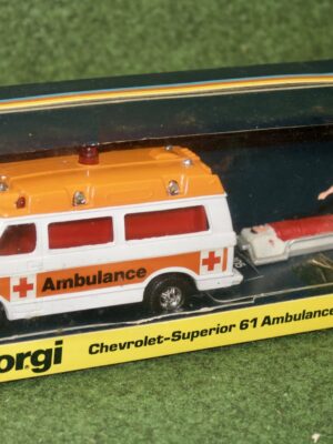 Corgi Chevrolet-Superior 61 Ambulance Unfallwagen 405