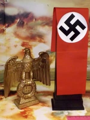 1/6 Scale Loose As Pictured Custom WWII German Eagle And Plinth LL For DID Dragon Figures