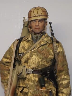 1/6 Scale Loose As Pictured Custom WWII German Paratrooper For DID Dragon Figures R299