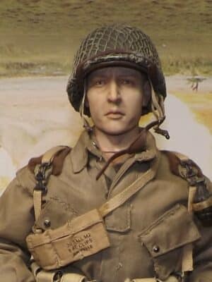1/6 Scale Loose As Pictured Custom WWII US Airborne Paratrooper For DID Dragon Figures R517